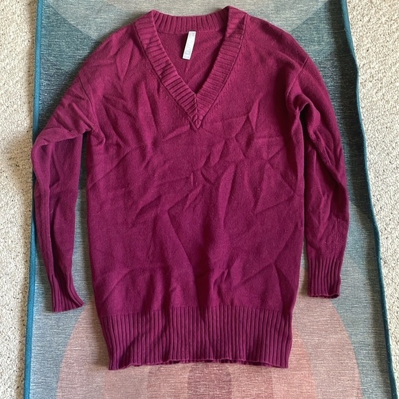 Athleta Women's Cashmere Wool V-Neck Sweater - Burgundy - Picture 6 of 9